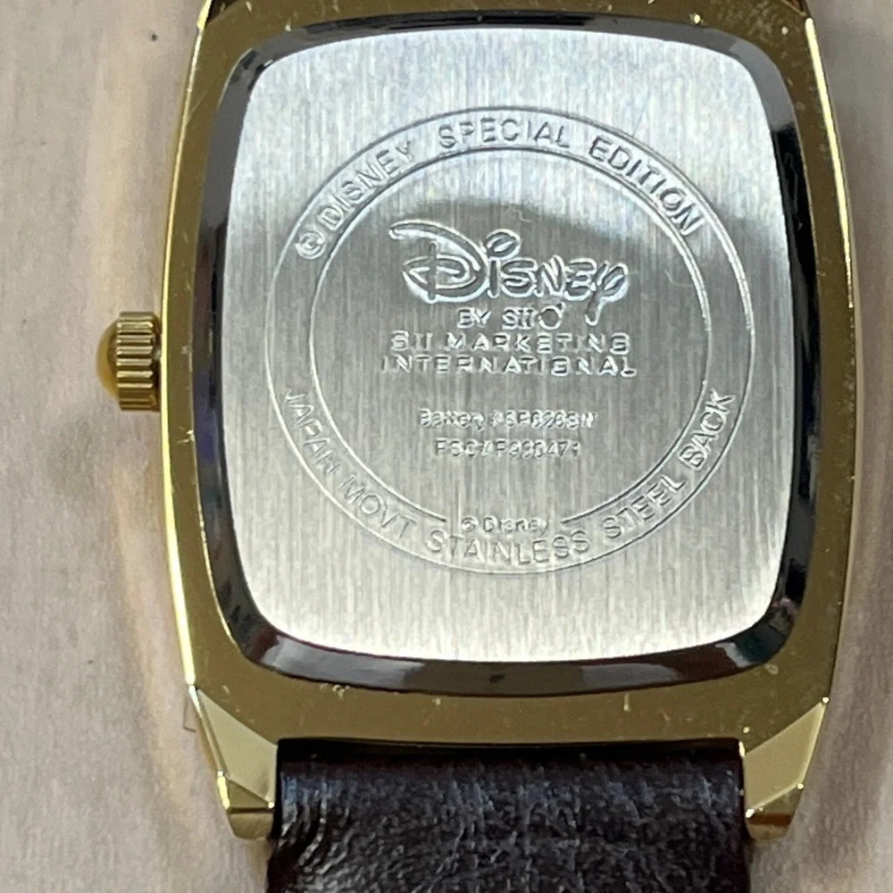 2005 Disneyland 50th Anniversary Watch in Tin, New in box w/ new battery, works